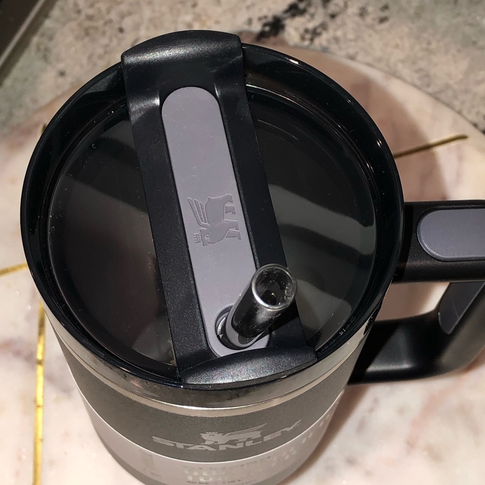 ✨NWT✨ Last One‼️Stanley Quencher H2.0 FlowState Tumbler 40oz (Black) - Picture 8 of 9
